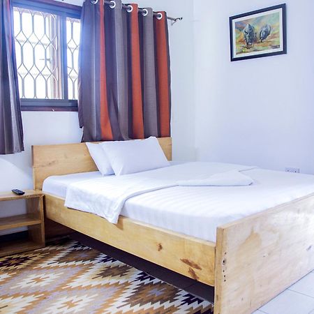 Explorers Hub Kampala Extérieur photo