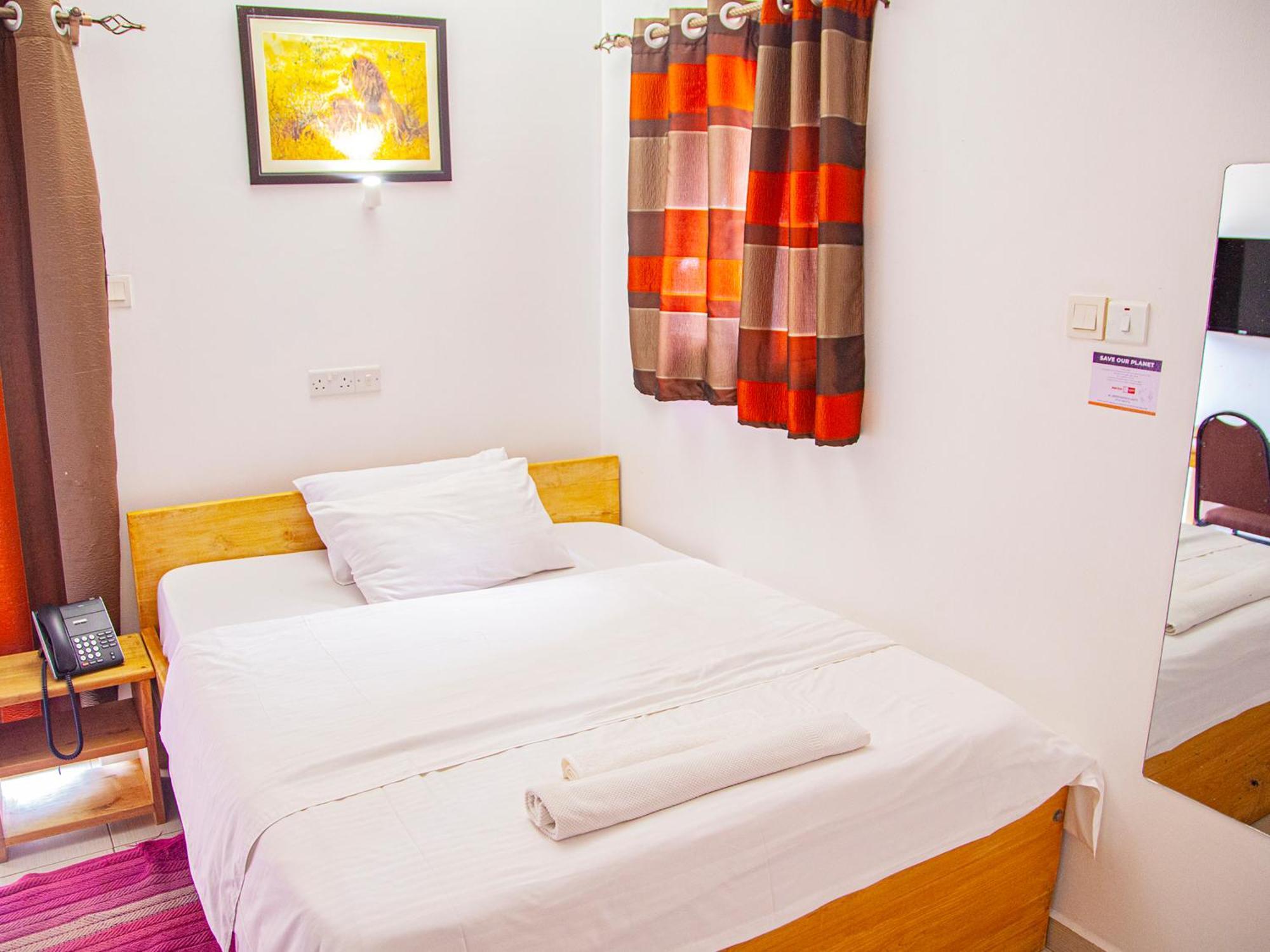 Explorers Hub Kampala Extérieur photo