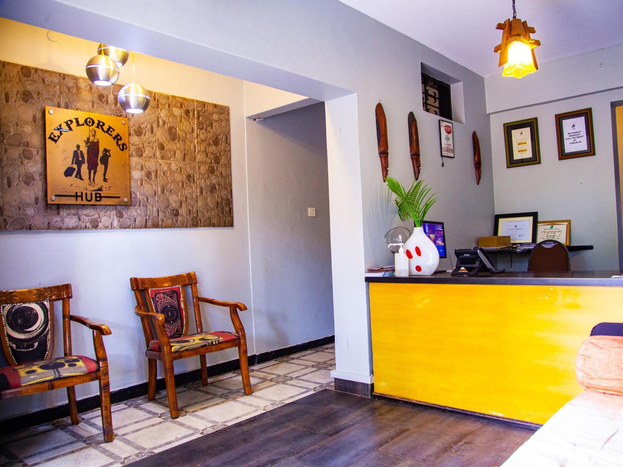 Explorers Hub Kampala Extérieur photo