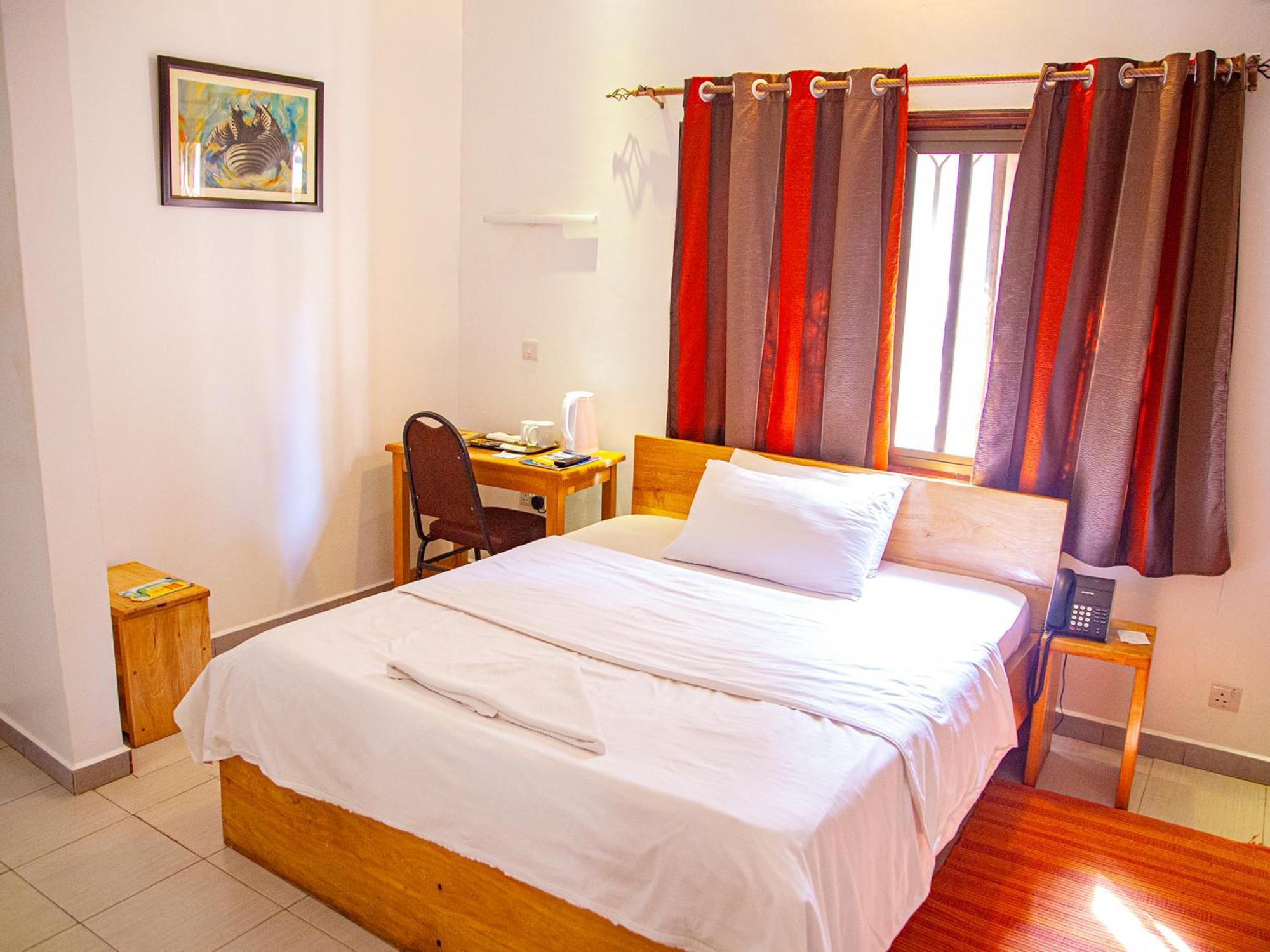 Explorers Hub Kampala Extérieur photo