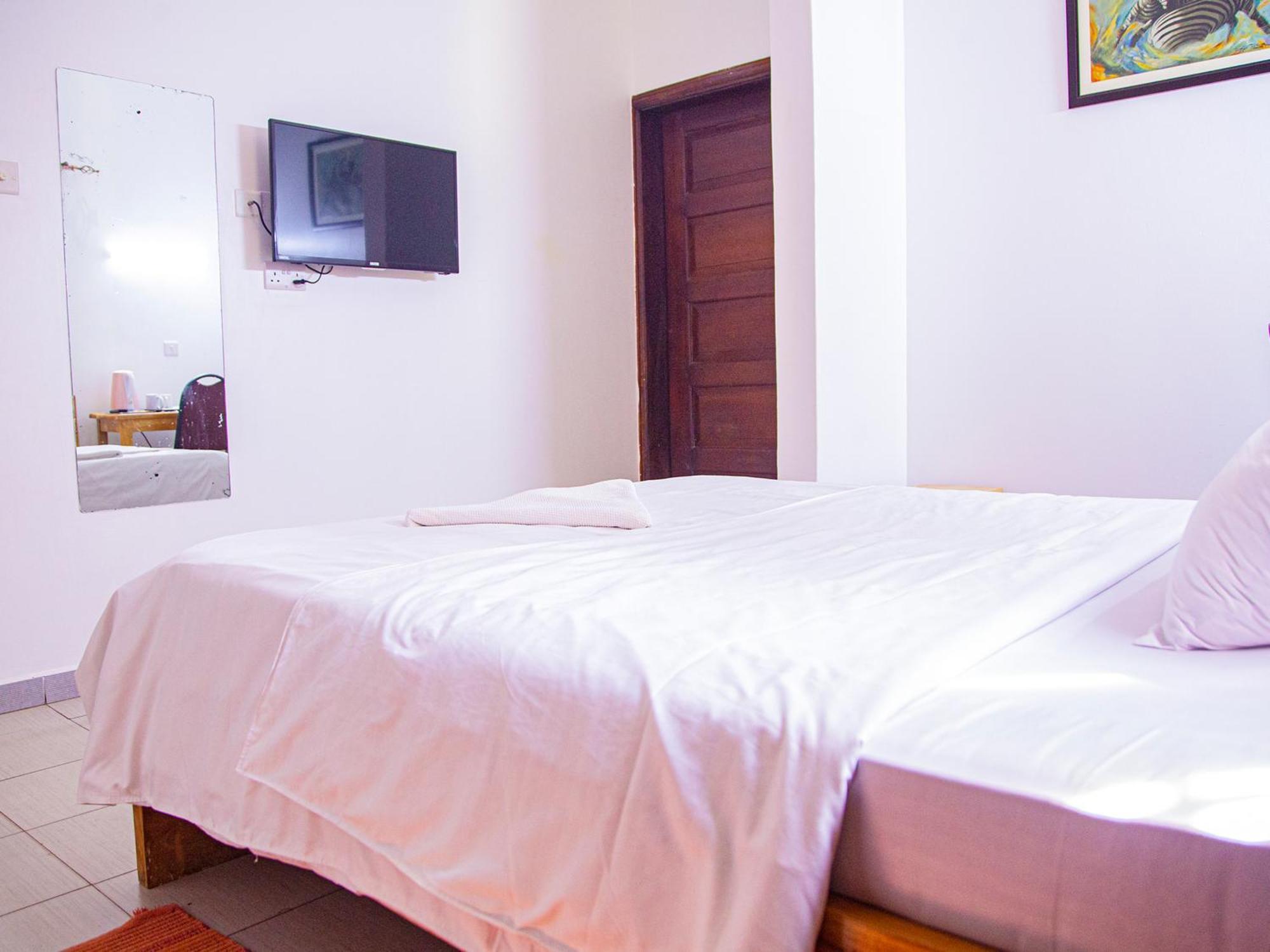 Explorers Hub Kampala Extérieur photo