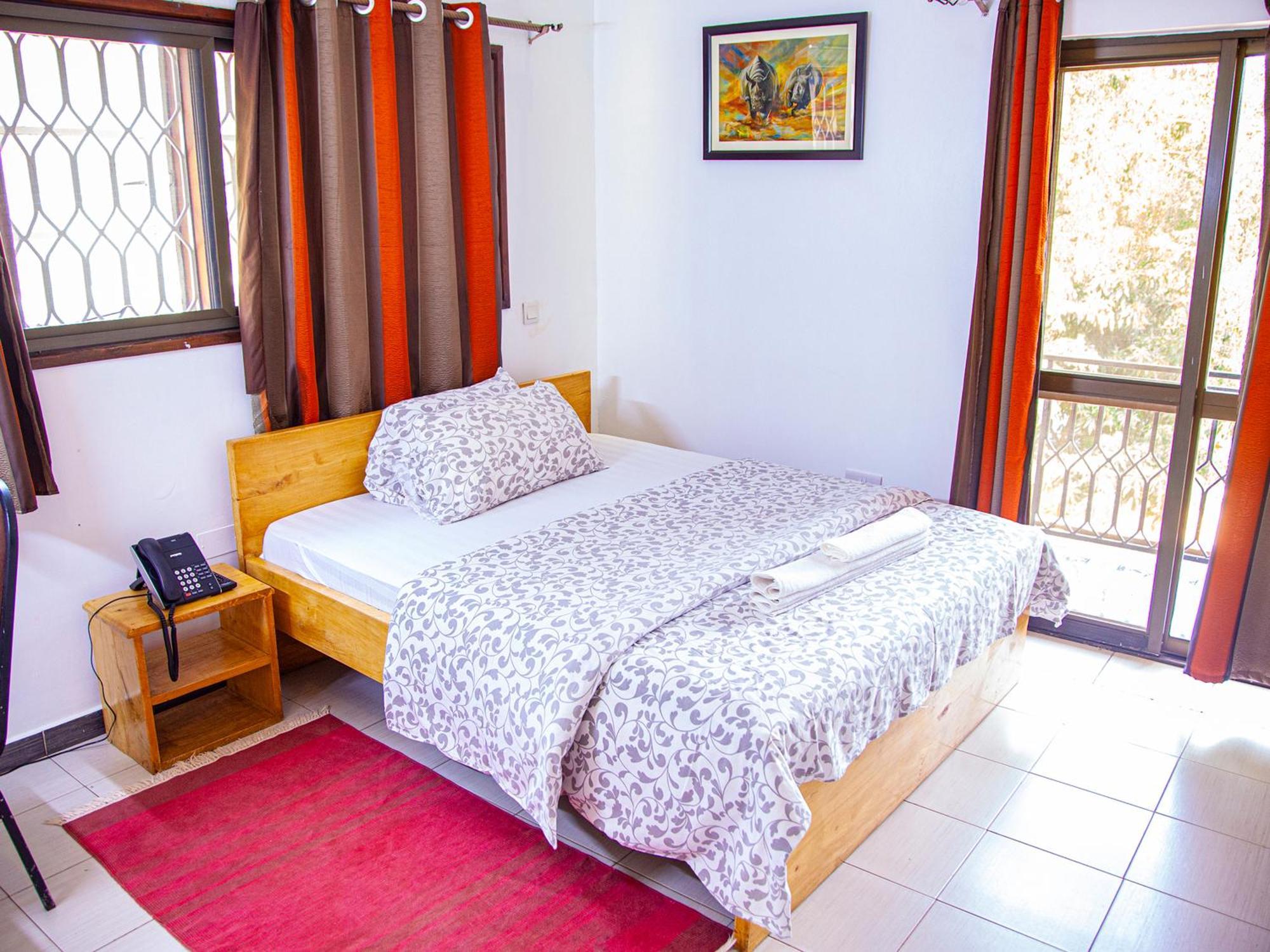 Explorers Hub Kampala Extérieur photo