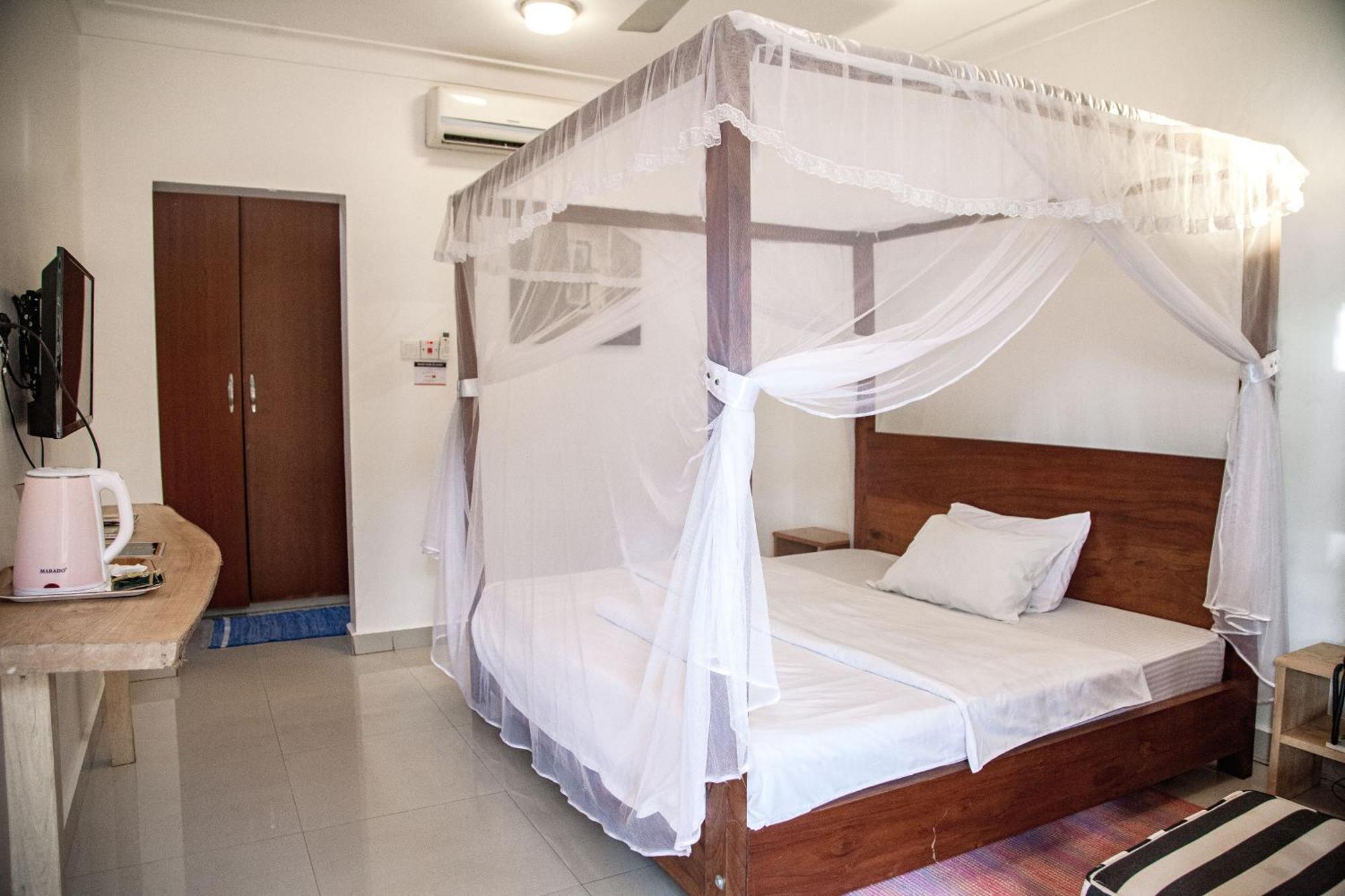 Explorers Hub Kampala Extérieur photo