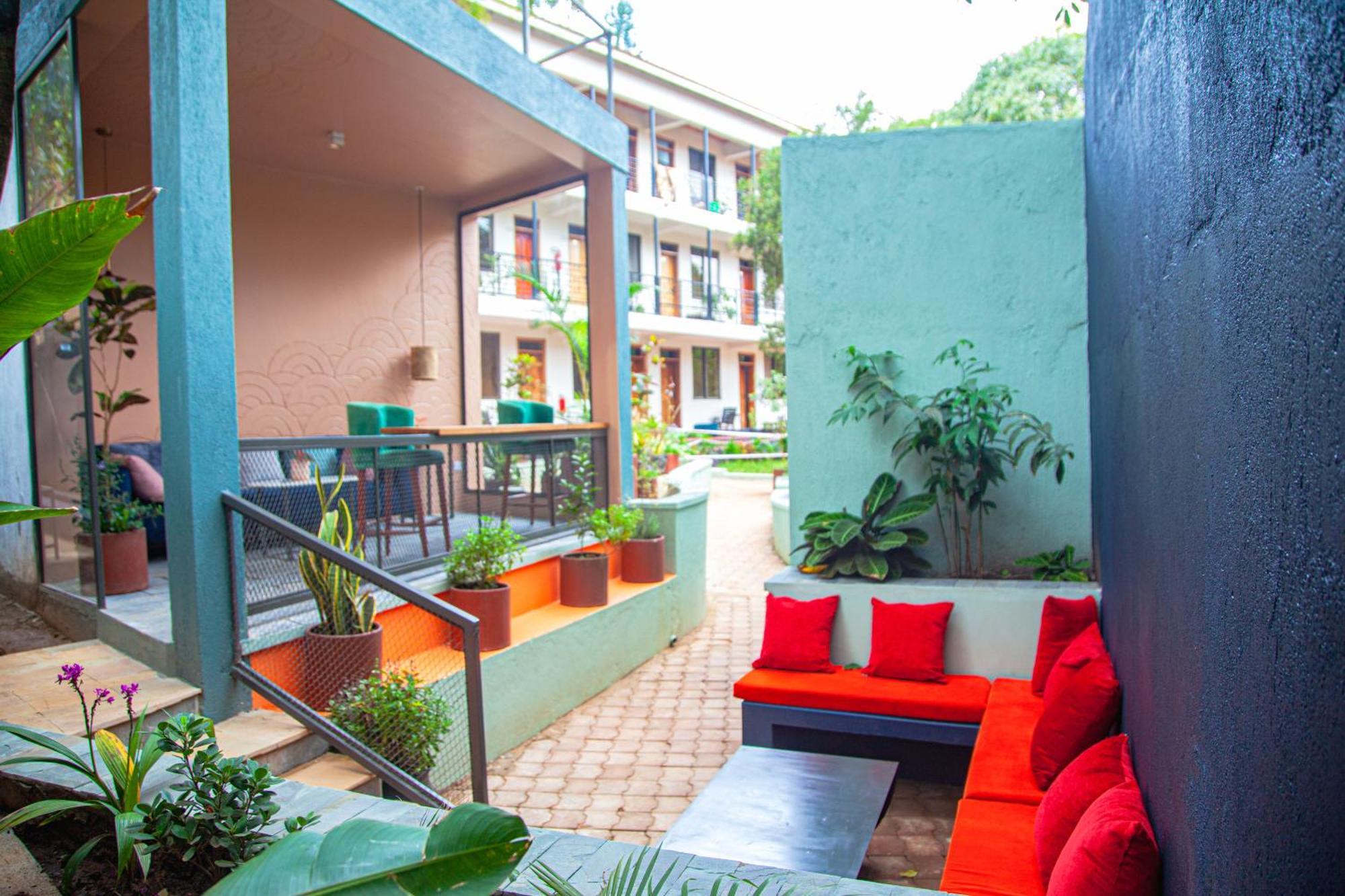 Explorers Hub Kampala Extérieur photo