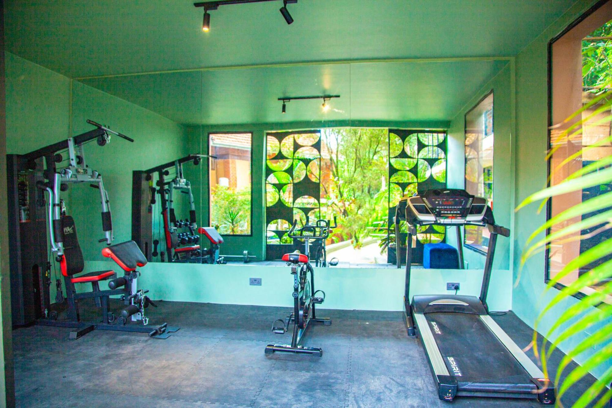 Explorers Hub Kampala Extérieur photo