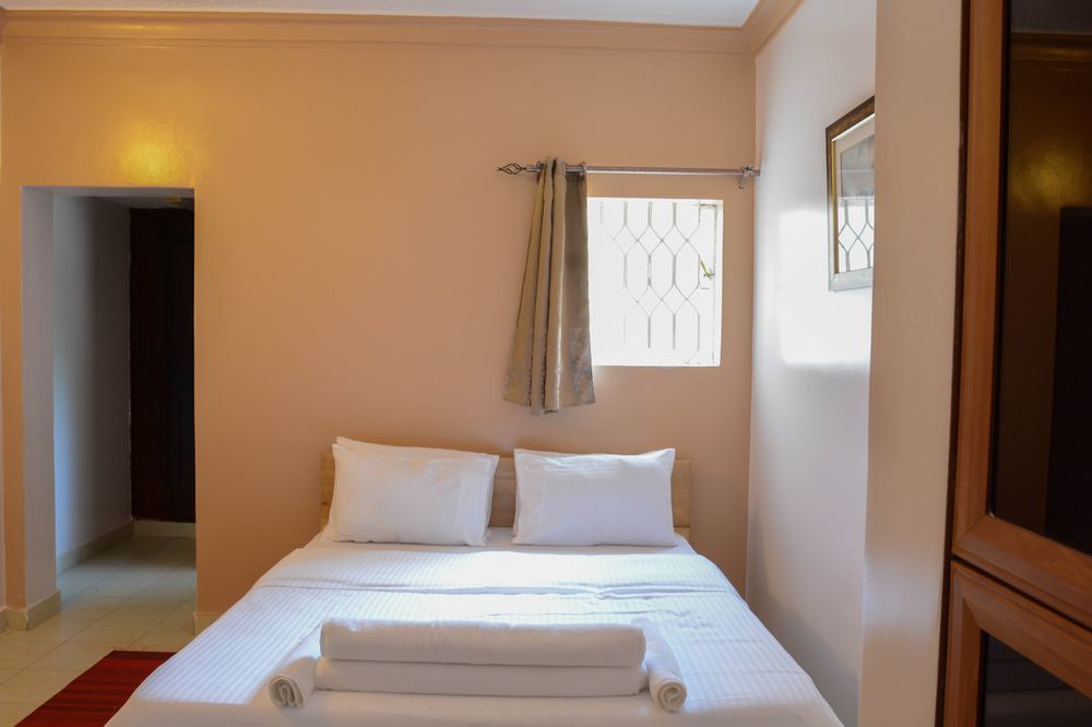 Explorers Hub Kampala Extérieur photo