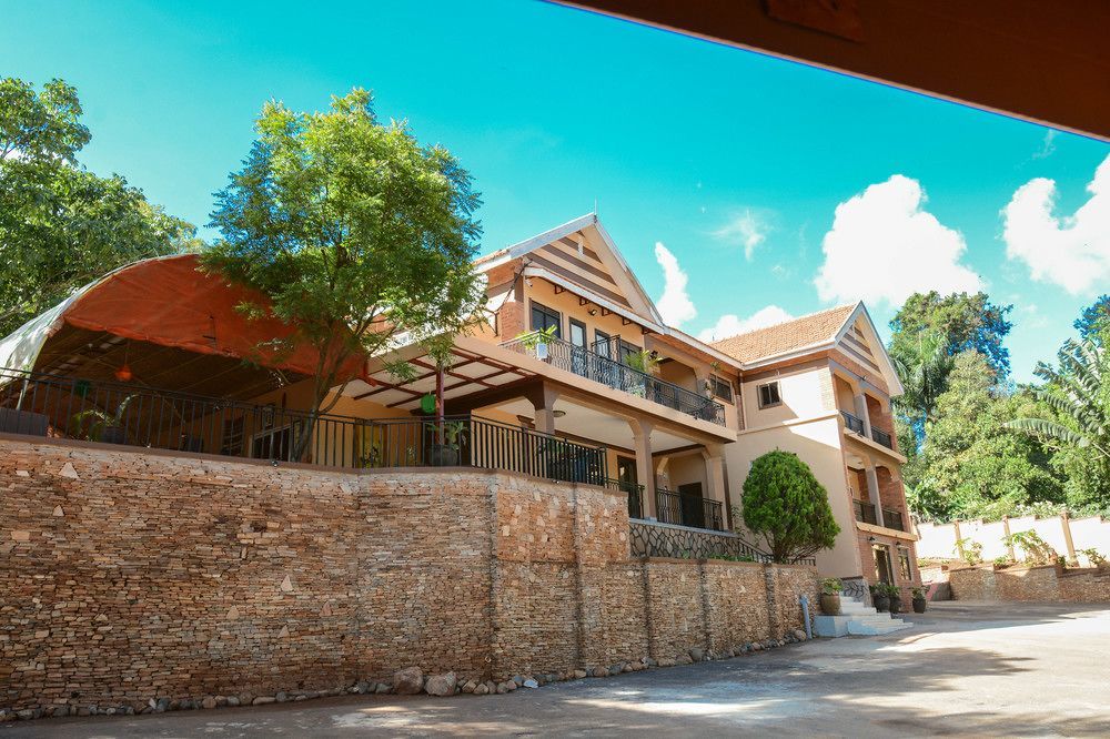 Explorers Hub Kampala Extérieur photo